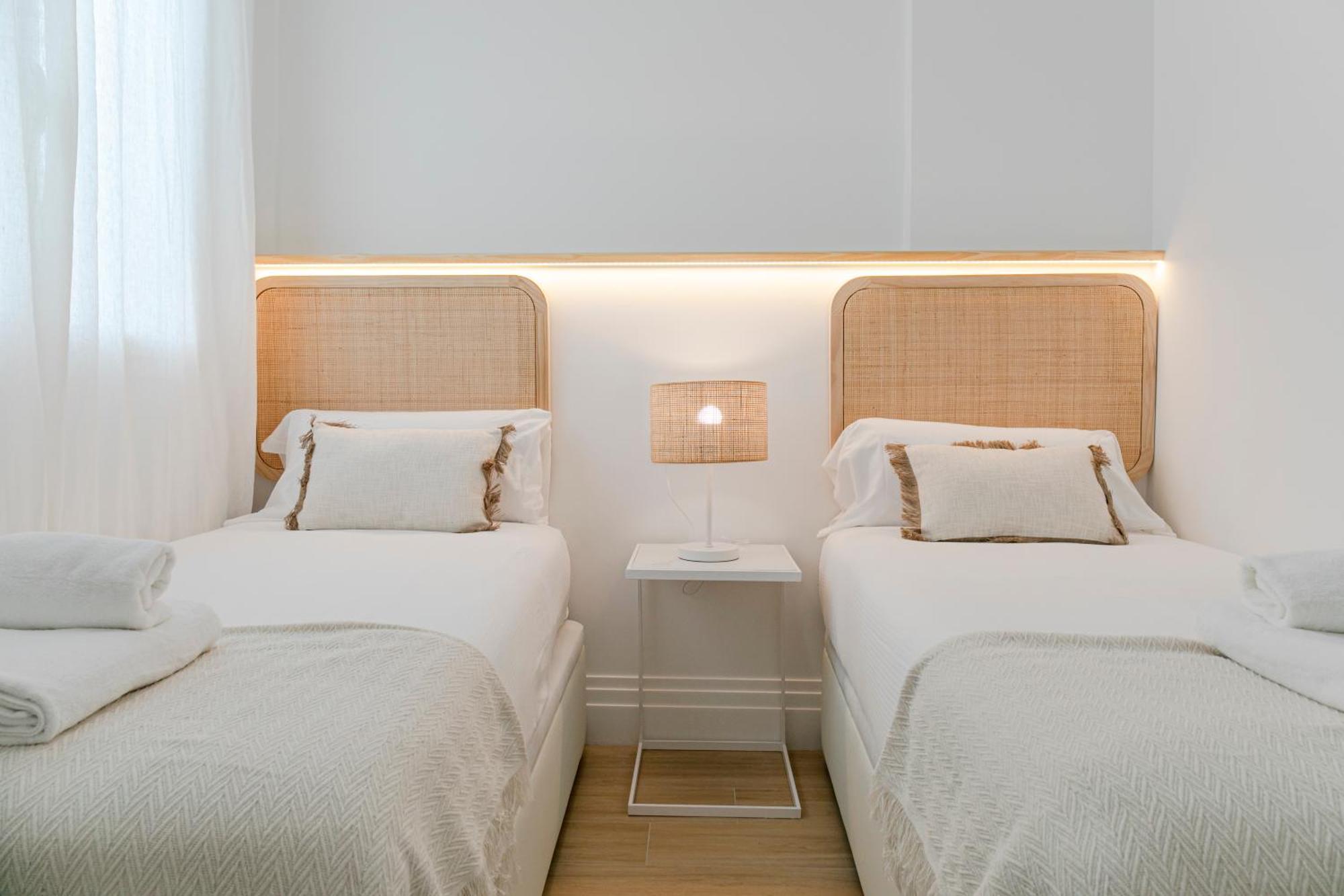 Isg Apartments Faustino 45 セビリア エクステリア 写真